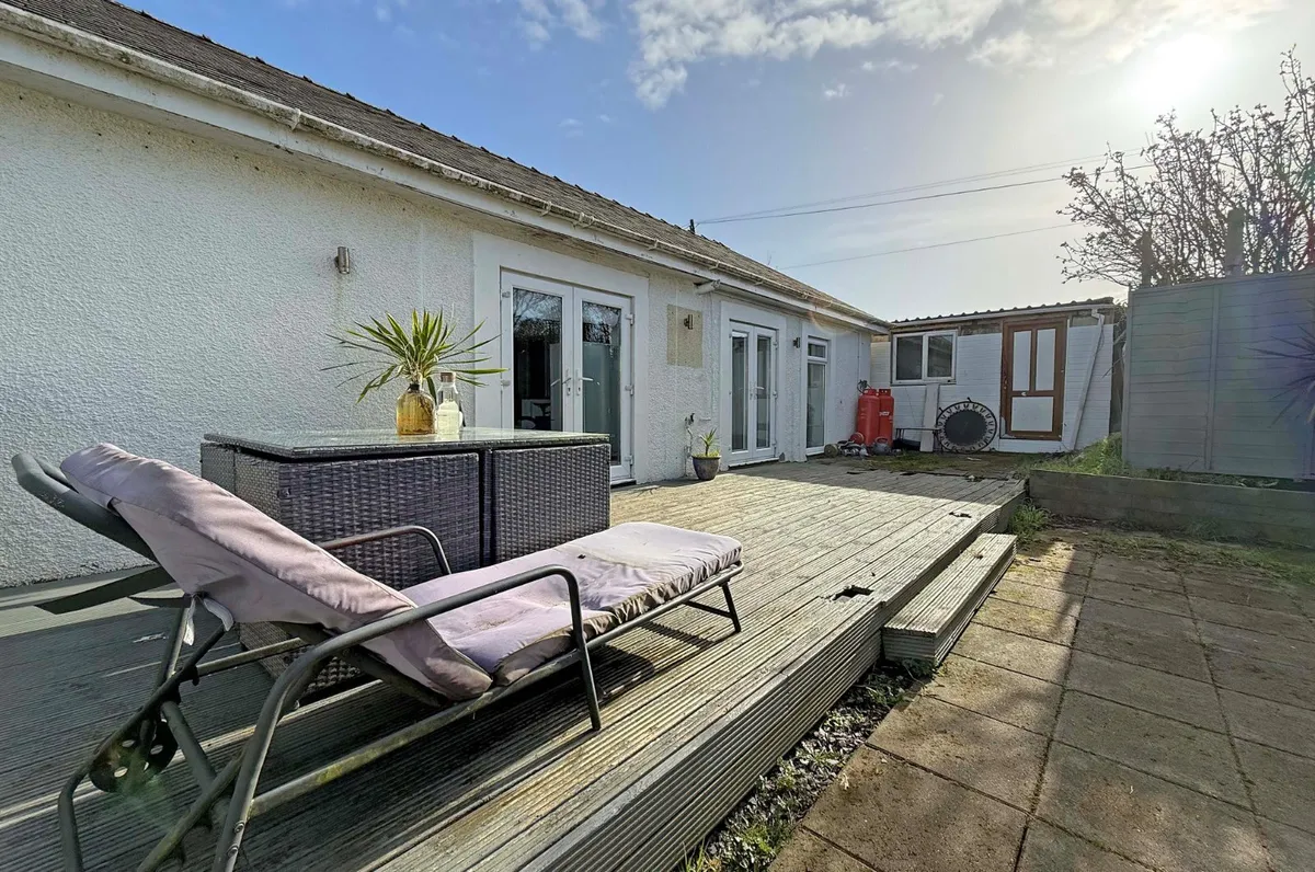 Capel Mawr, Bodorgan, Isle of Anglesey, LL62