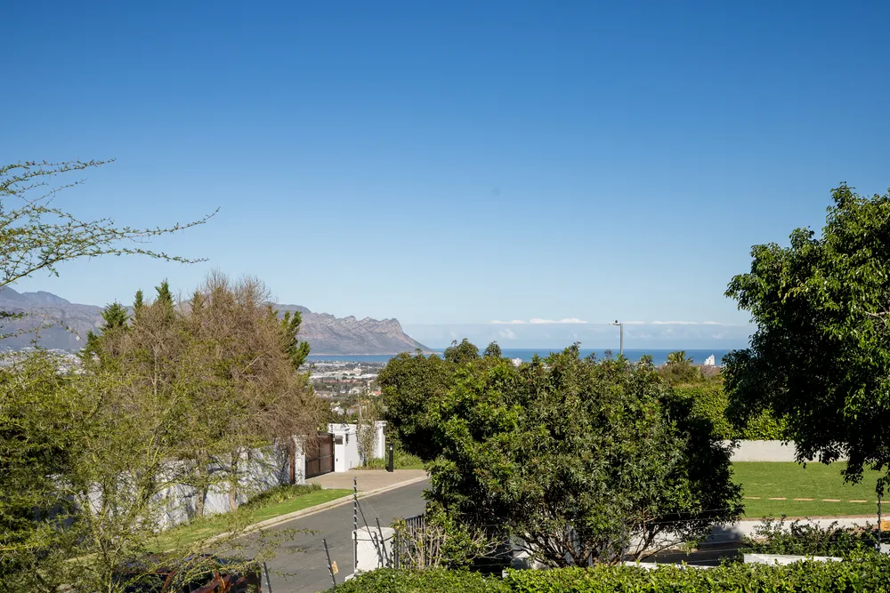 View image gallery of South Africa, Western Cape, Pearl Marina
