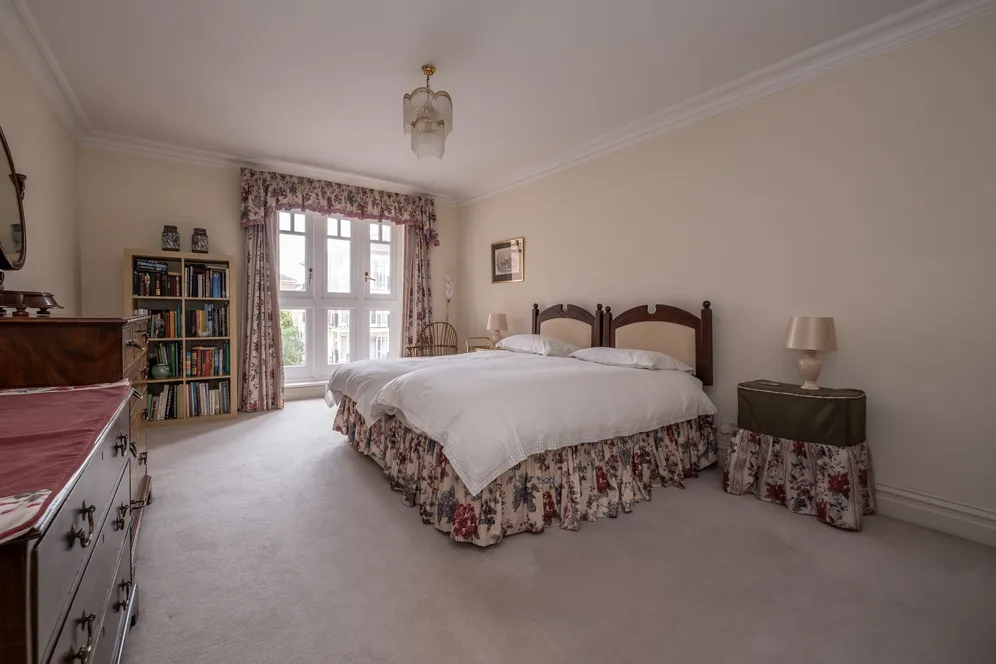 Clevedon Road, Twickenham, TW1 photo 6