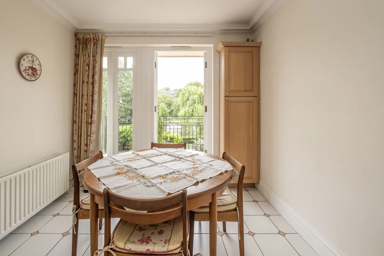 Clevedon Road, Twickenham, TW1 photo 10