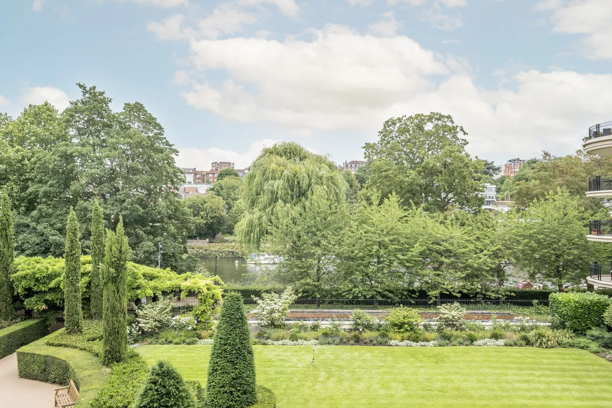 Clevedon Road, Twickenham, TW1 photo 13