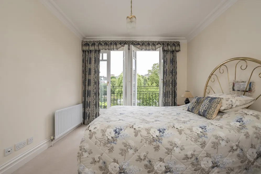 Clevedon Road, Twickenham, TW1 photo 16