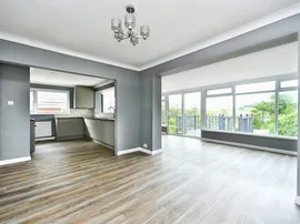 Swanborough Drive, Brighton thumb 3