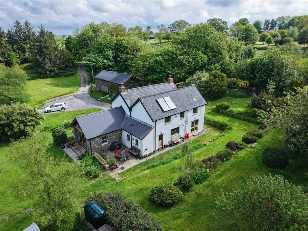 Grey Orchard, Ciffig, Whitland - Cottage in 3.5 Acres