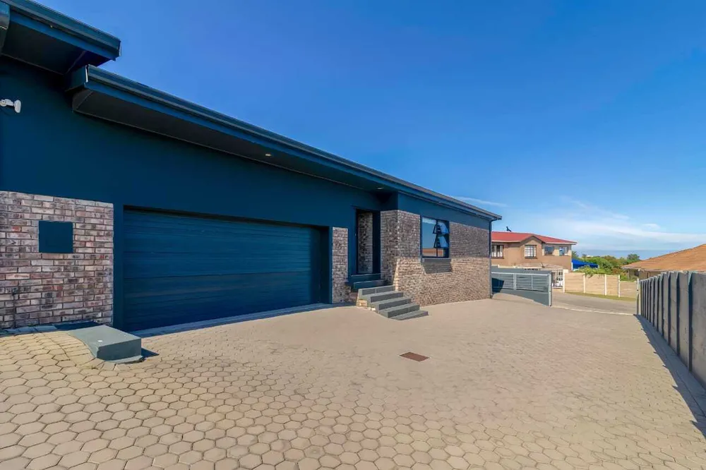 South Africa, Western Cape, Dana Bay, E. Capitata Street, 7