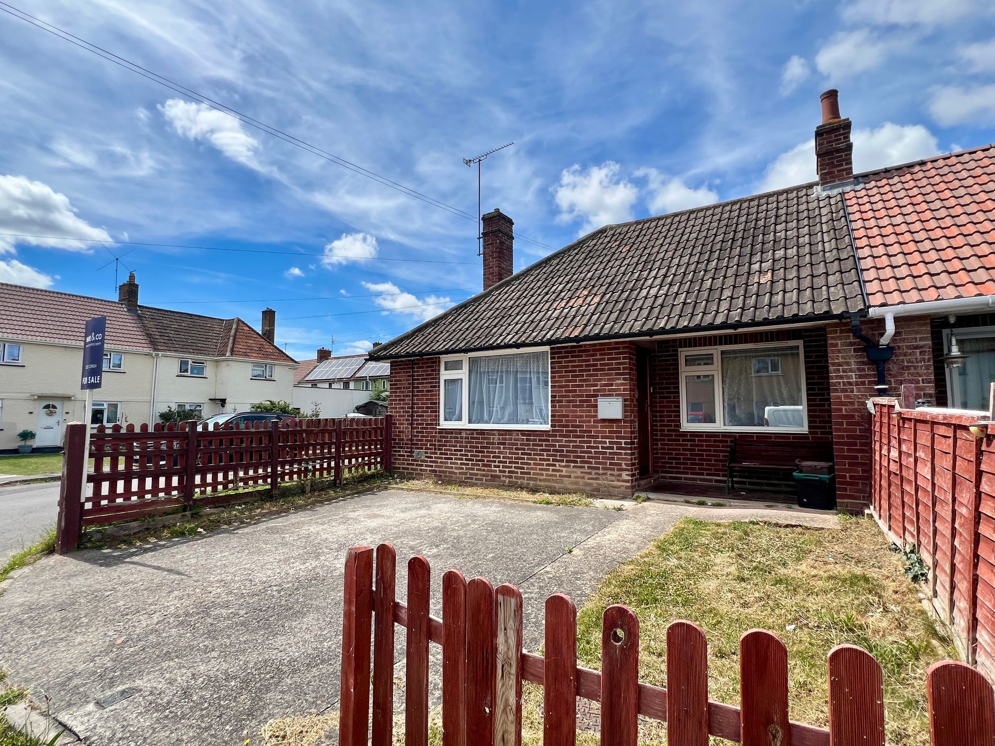 Elms Estate, Monkton Heathfield - NO onward chain! Image 1