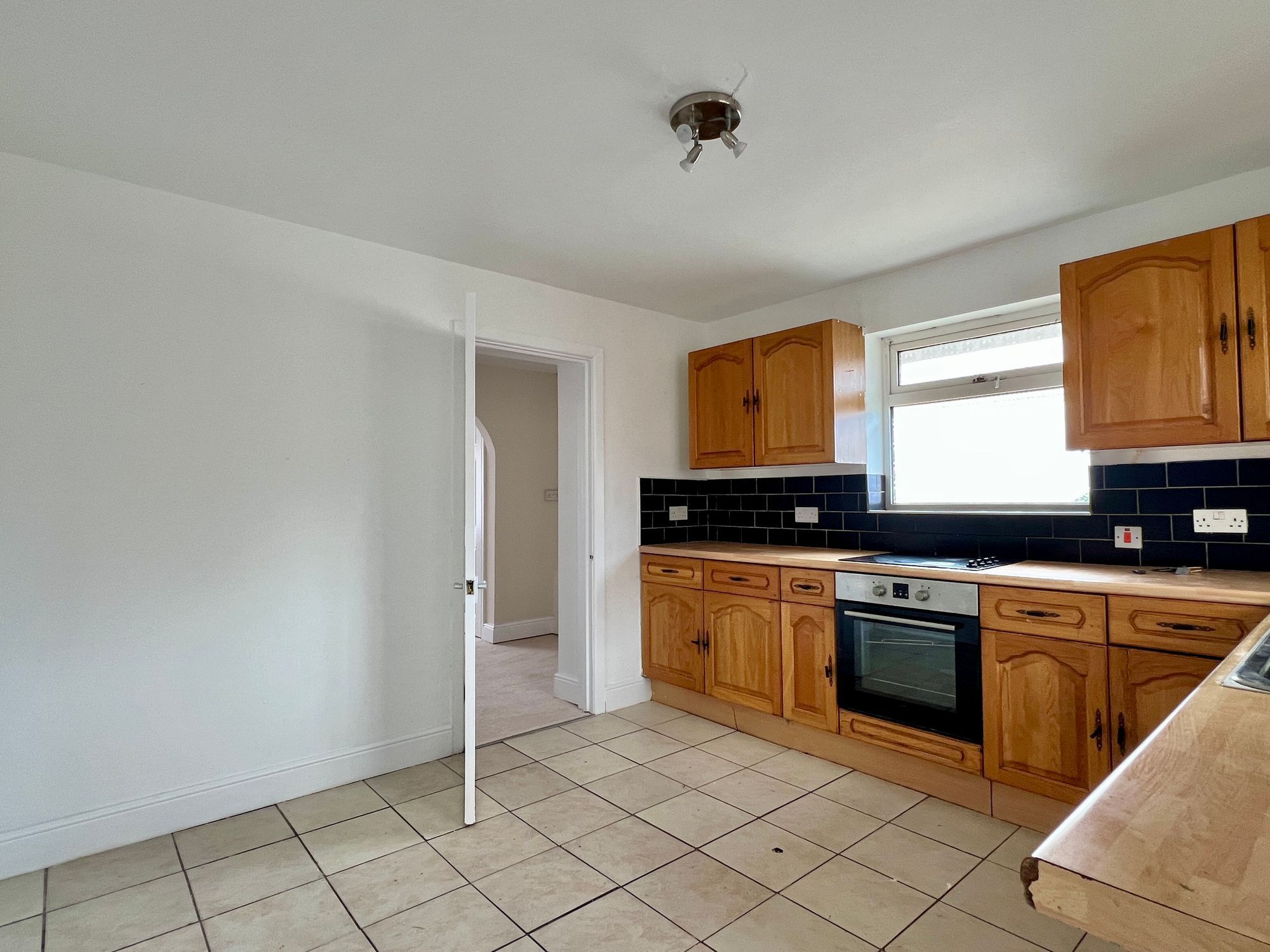 Elms Estate, Monkton Heathfield - NO onward chain! Image 7