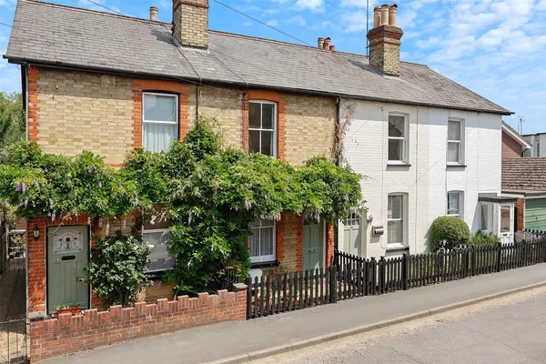 Leslie Road, Pixham, Dorking, Surrey, RH4
