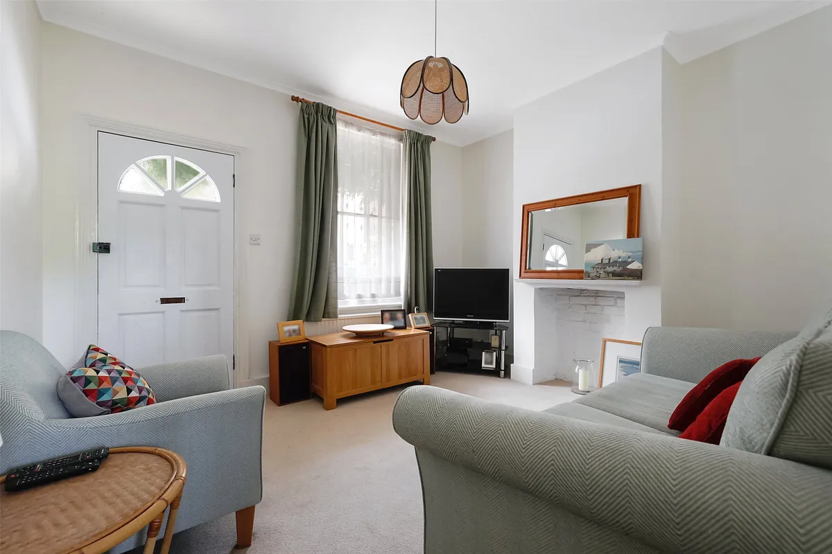 Leslie Road, Pixham, Dorking, Surrey, RH4