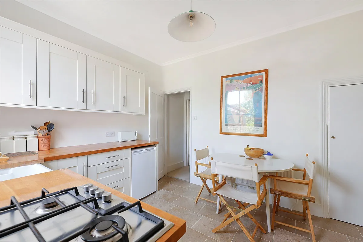 Leslie Road, Pixham, Dorking, Surrey, RH4