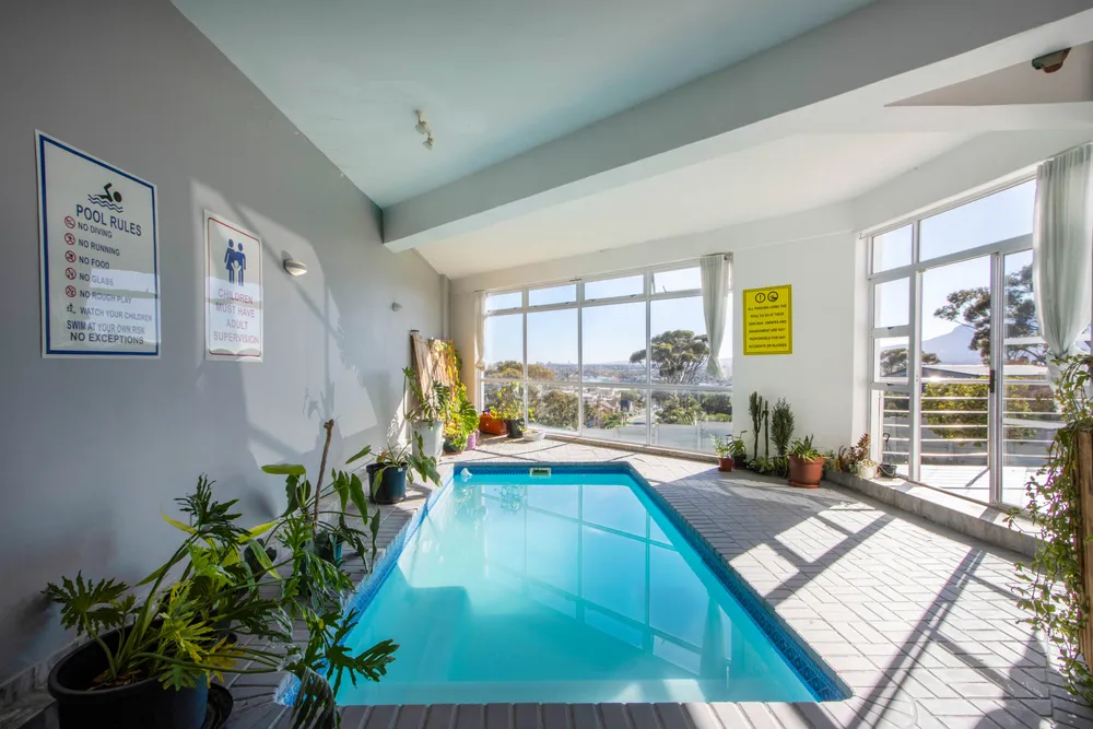 South Africa, Western Cape, Mountainside, Goeie Hoop Street, 8