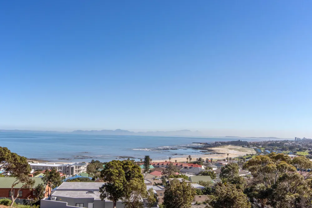 South Africa, Western Cape, Mountainside, Goeie Hoop Street, 8