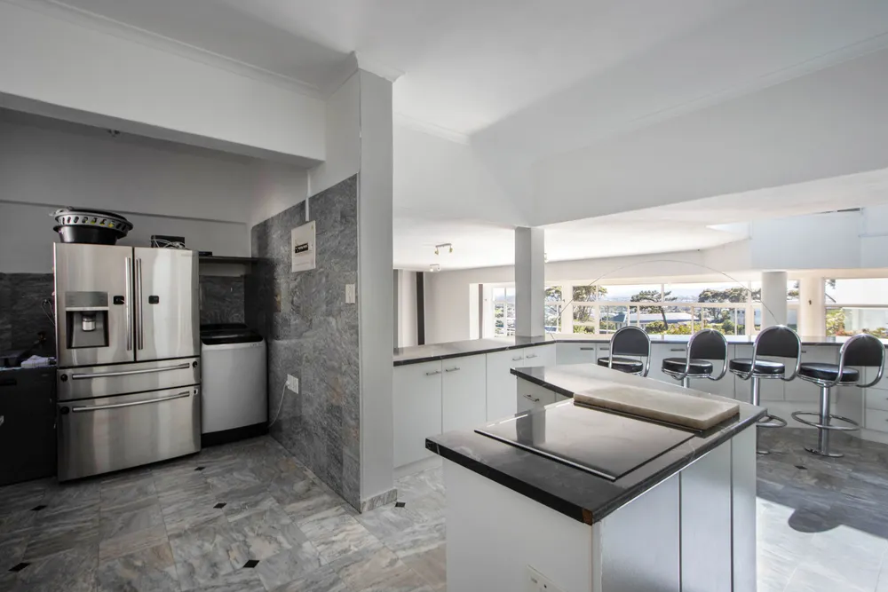 South Africa, Western Cape, Mountainside, Goeie Hoop Street, 8