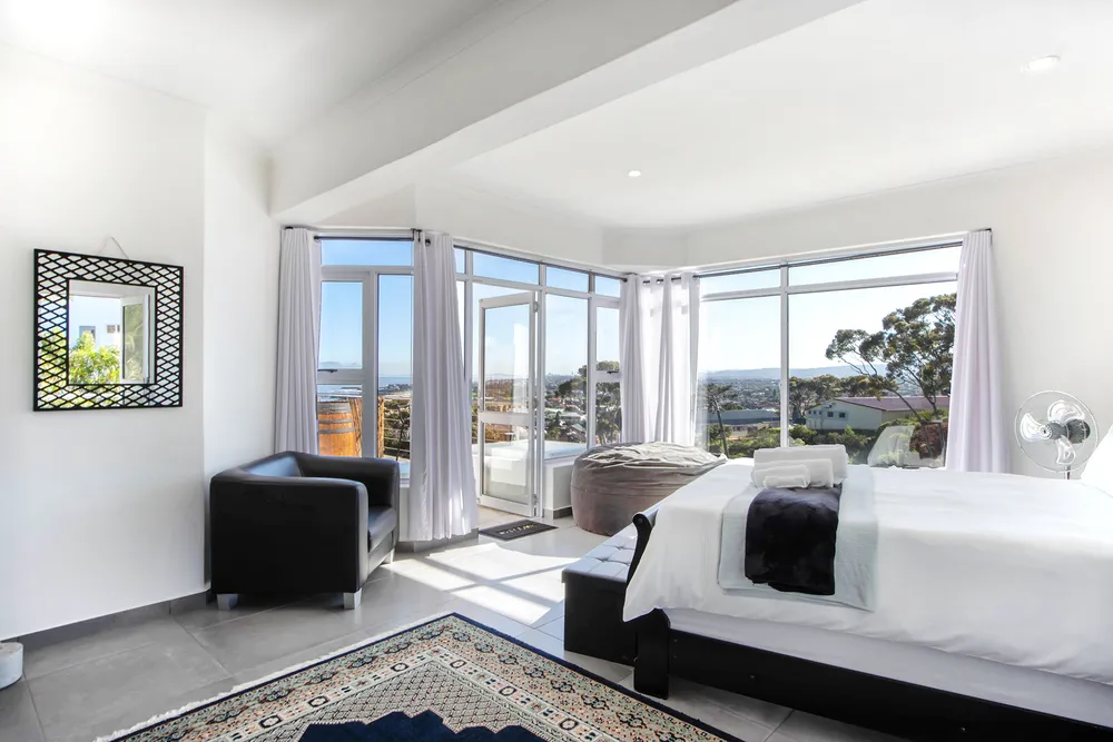 South Africa, Western Cape, Mountainside, Goeie Hoop Street, 8