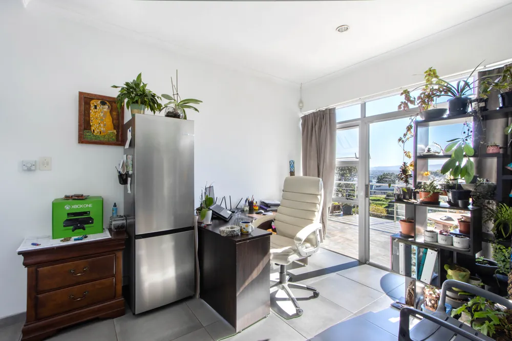 South Africa, Western Cape, Mountainside, Goeie Hoop Street, 8