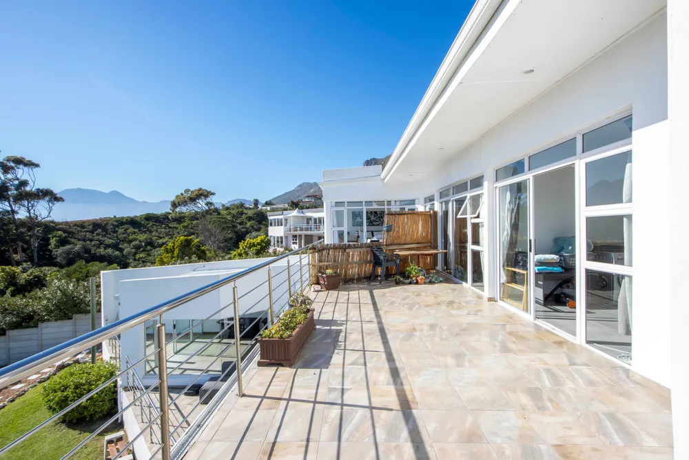South Africa, Western Cape, Mountainside, Goeie Hoop Street, 8