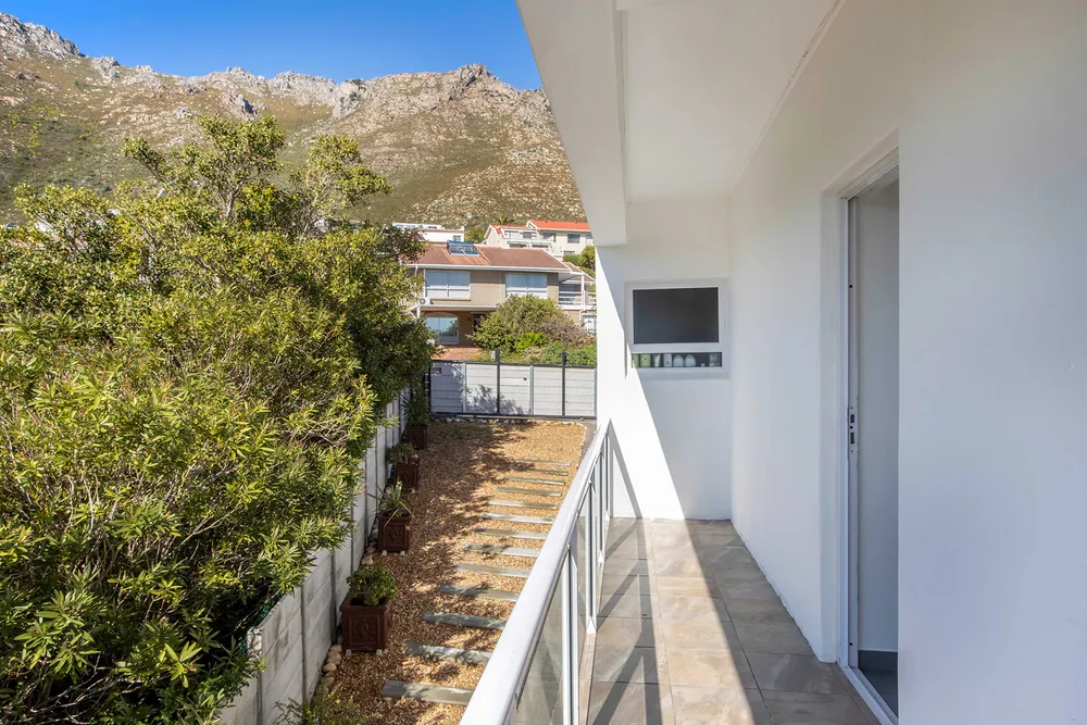 South Africa, Western Cape, Mountainside, Goeie Hoop Street, 8