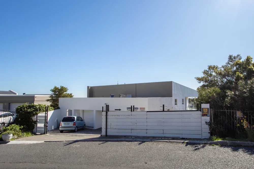 South Africa, Western Cape, Mountainside, Goeie Hoop Street, 8