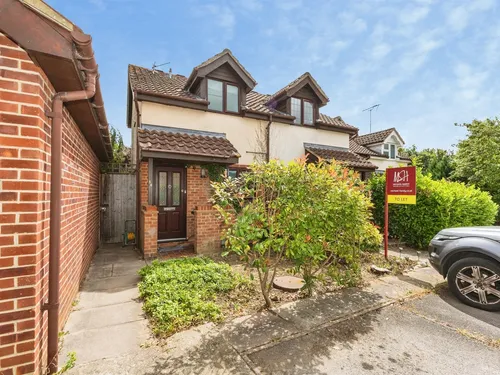 Hilmanton, Lower Earley, READINGphoto