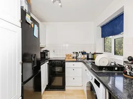 Hilmanton, Lower Earley, READING thumb 2