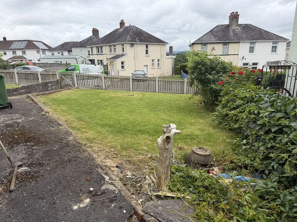 Property carousel item 11
