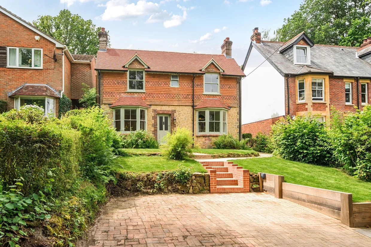 Marley Lane, HASLEMERE, GU27 photo 1