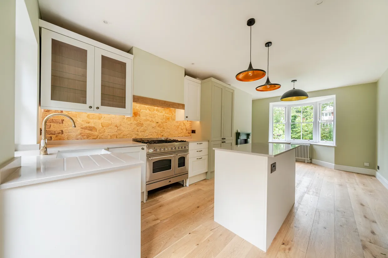 Marley Lane, HASLEMERE, GU27 photo 3