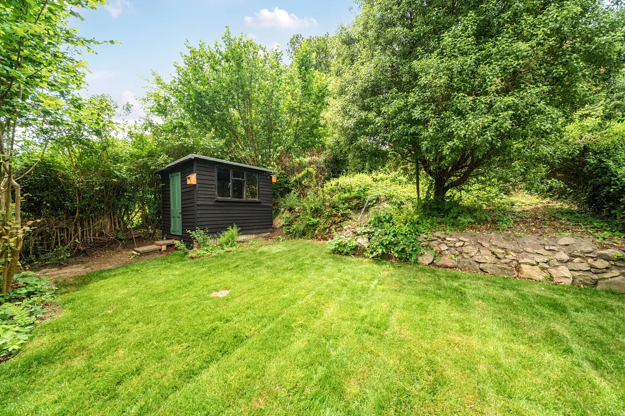 Marley Lane, HASLEMERE, GU27 photo 13