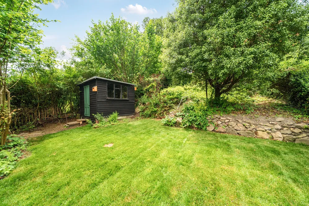 Marley Lane, HASLEMERE, GU27 photo 13