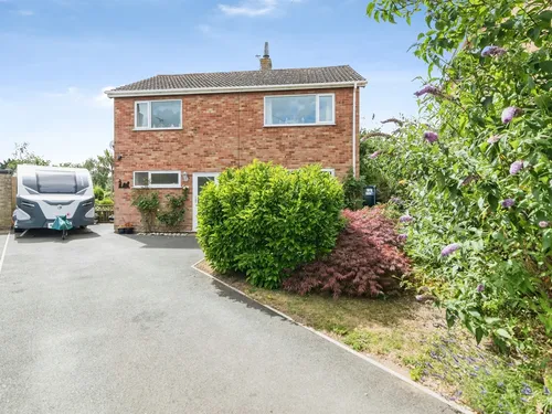 Mill Gardens, Woodton, Bungayphoto