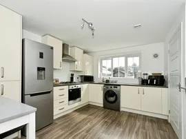 Coronel Close, Swindon thumb 2