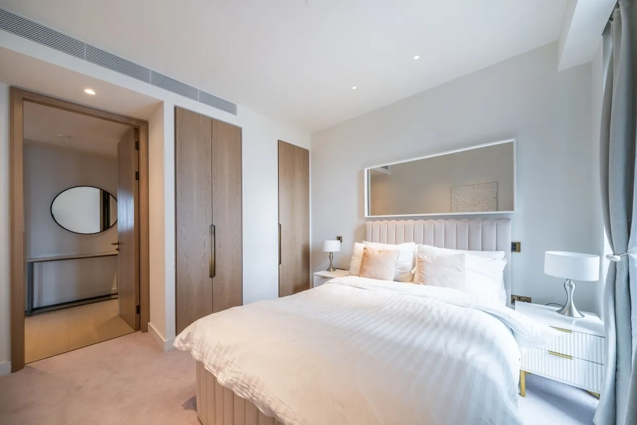 Nine Elms Lane London SW8 photo 1
