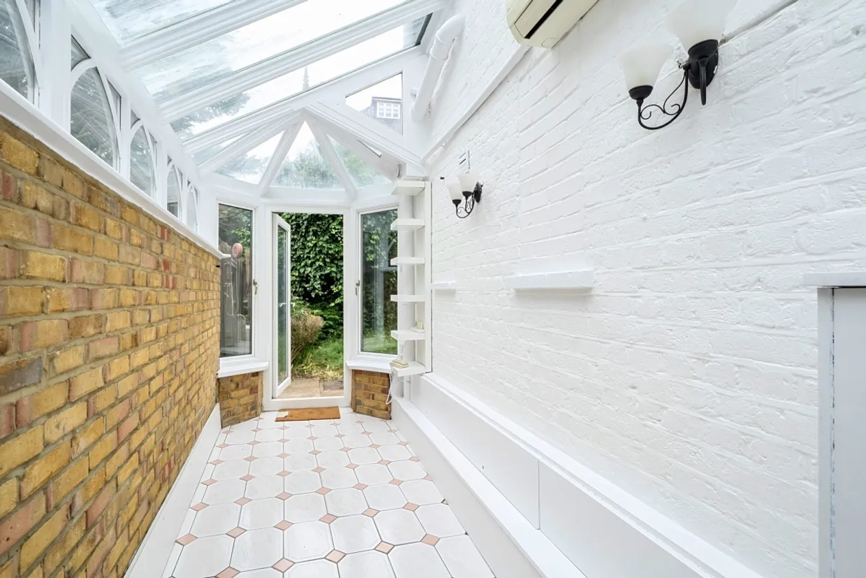 Highfield Road London NW11 photo 5