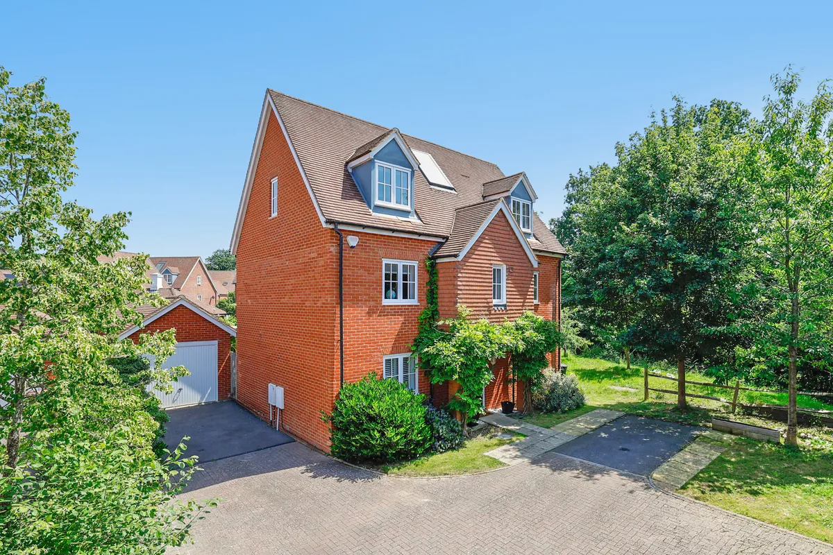 Railfield Gardens, Horley, Surrey, RH6