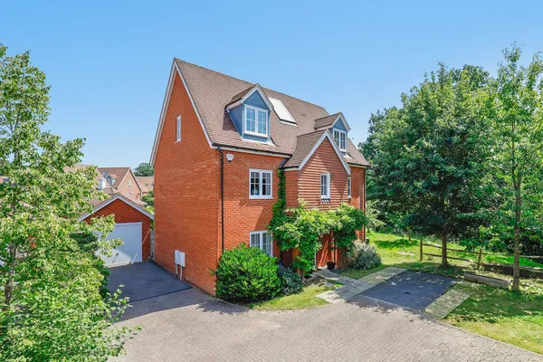 Railfield Gardens, Horley, Surrey, RH6