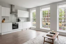 4 Hill road, Sutton
