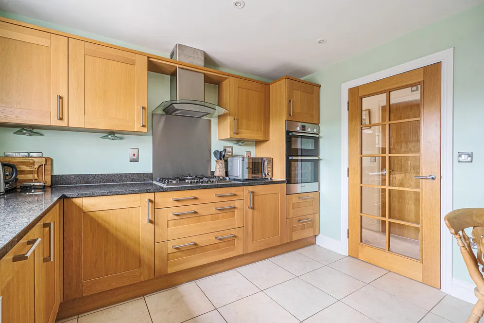 Enborne Gate, Newbury, RG14 photo 3