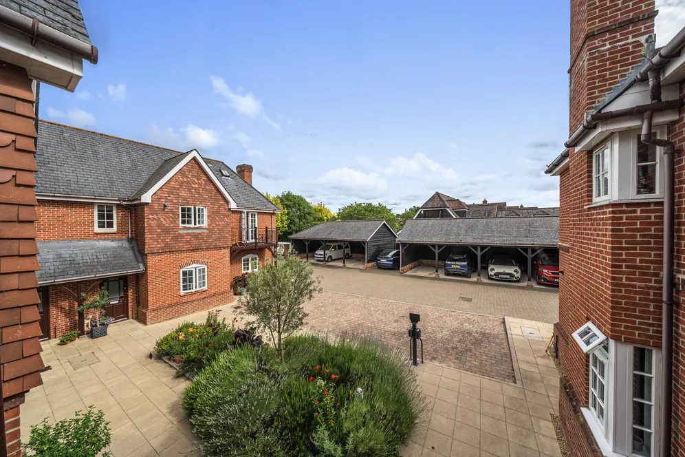 Enborne Gate, Newbury, RG14 photo 12