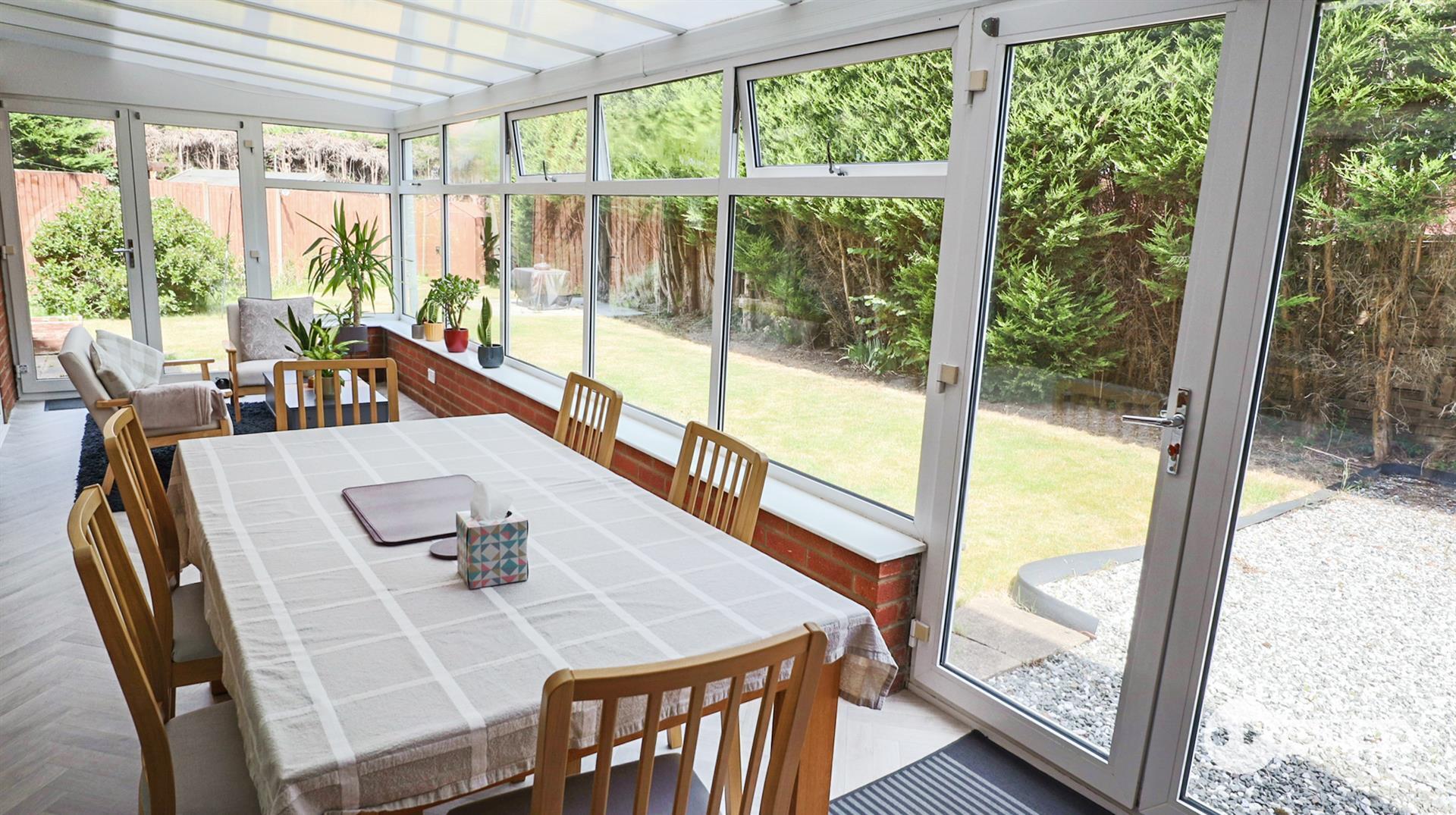 Wendover Drive, Hinckley Image 10