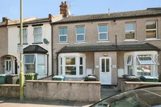 Queens Avenue, Watford