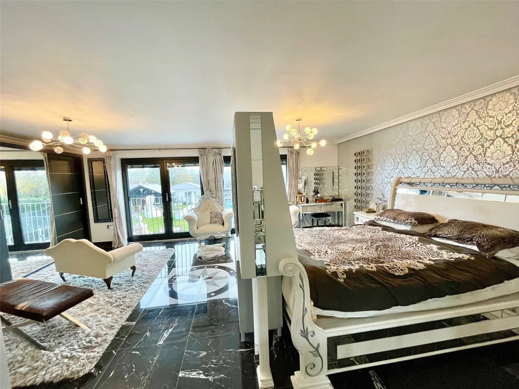Lower Dunton Road, Dunton, Brentwood, Essex, CM13