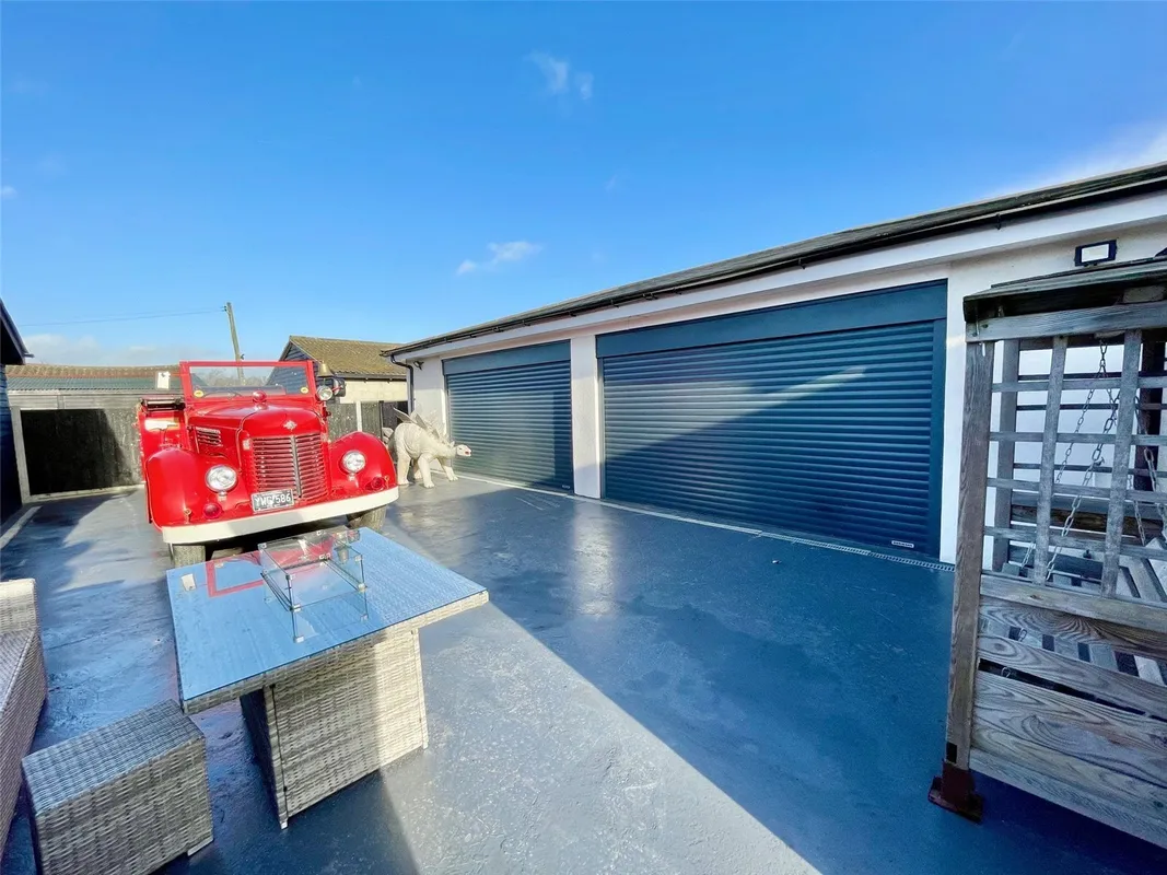Lower Dunton Road, Dunton, Brentwood, Essex, CM13