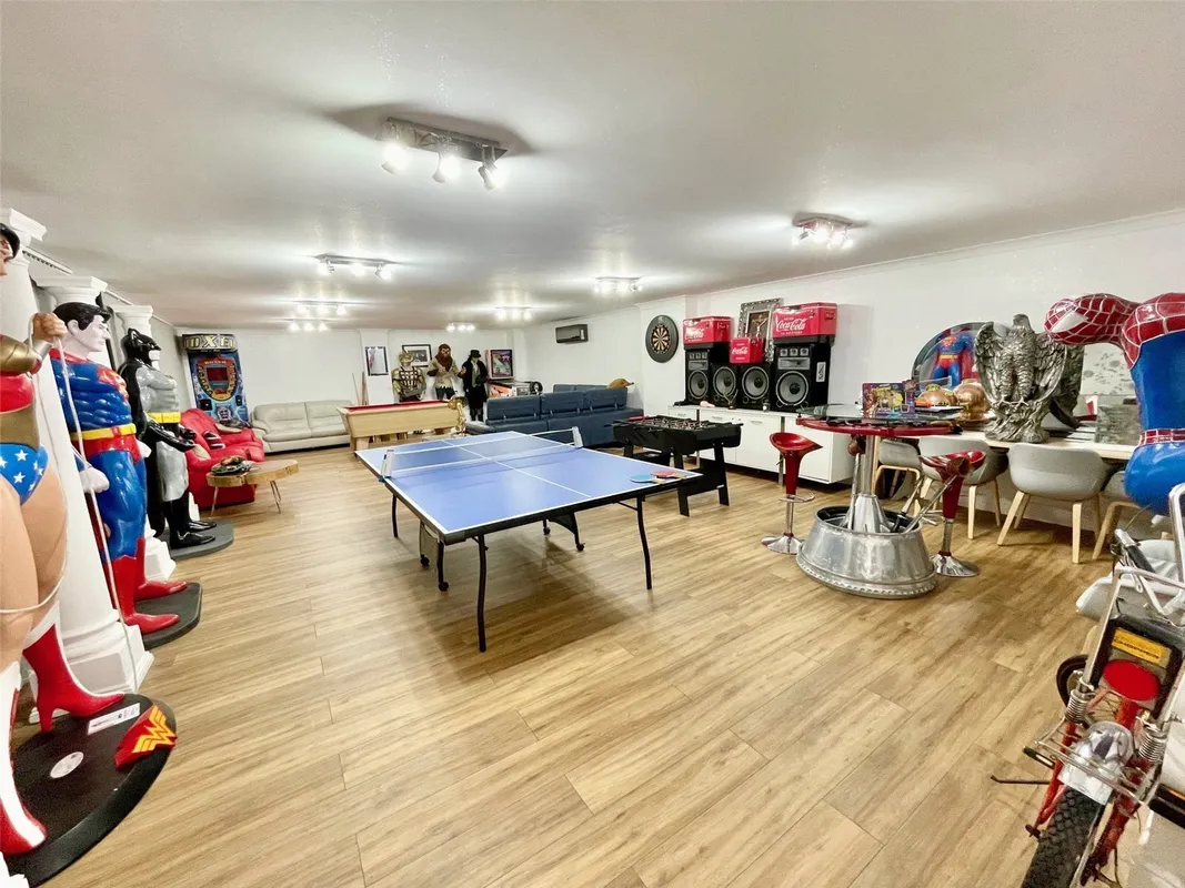 Lower Dunton Road, Dunton, Brentwood, Essex, CM13
