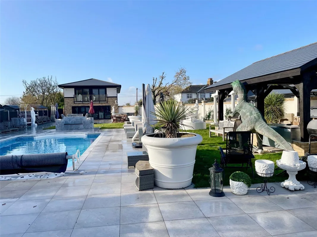 Lower Dunton Road, Dunton, Brentwood, Essex, CM13