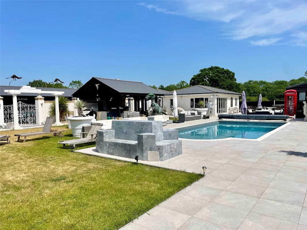 Lower Dunton Road, Dunton, Brentwood, Essex, CM13