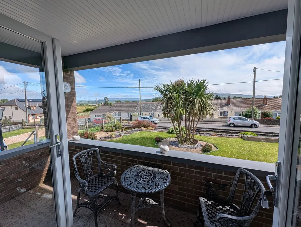 Property carousel item 4