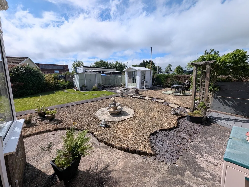 Property carousel item 20