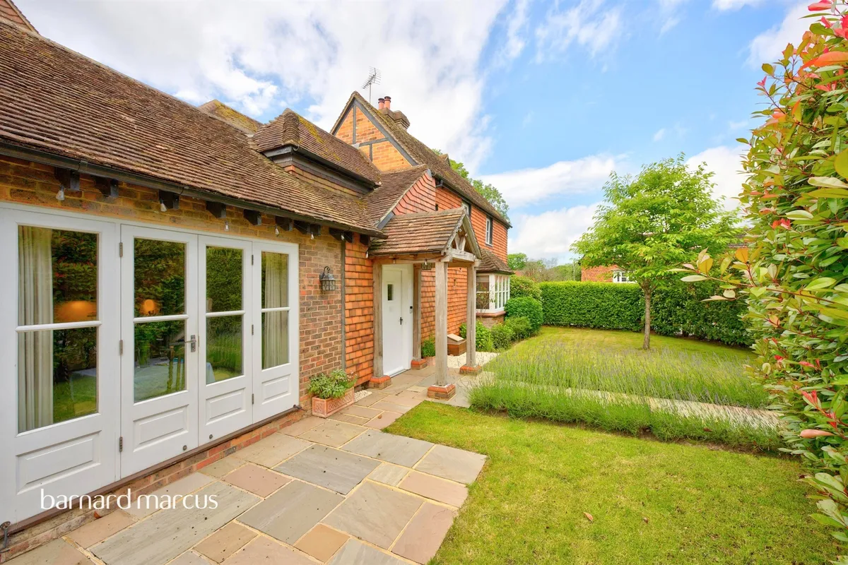 Kings Arms Court, Ockley, Dorking