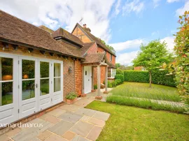 Kings Arms Court, Ockley, Dorking photo