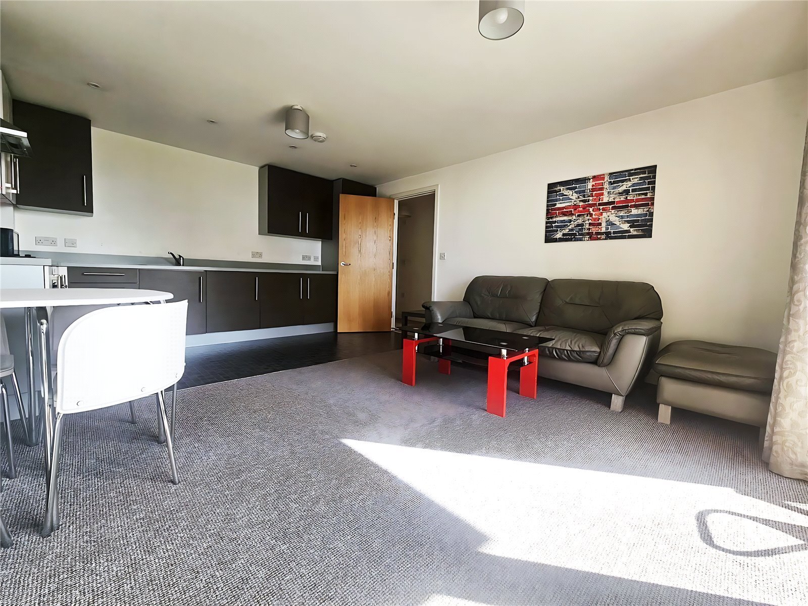 South Row, Milton Keynes, Buckinghamshire, MK9 Image 2